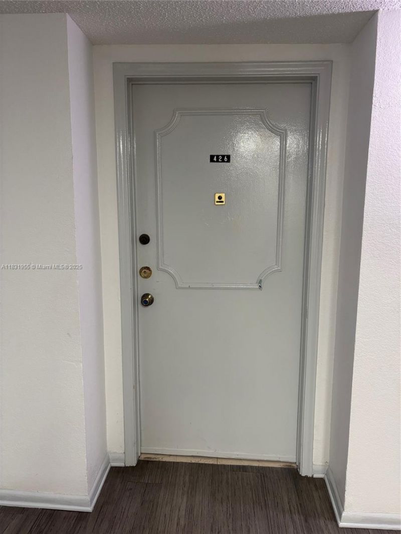 1817 S Ocean Dr, Unit 426, Hallandale Beach, FL 33009 Photo