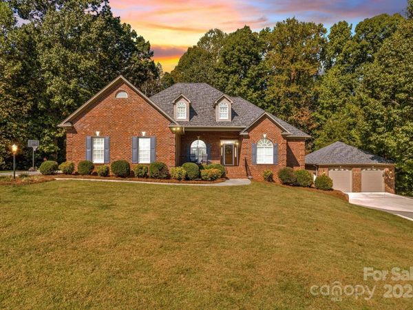 100 Burkeview Court, Lexington, NC 27295
