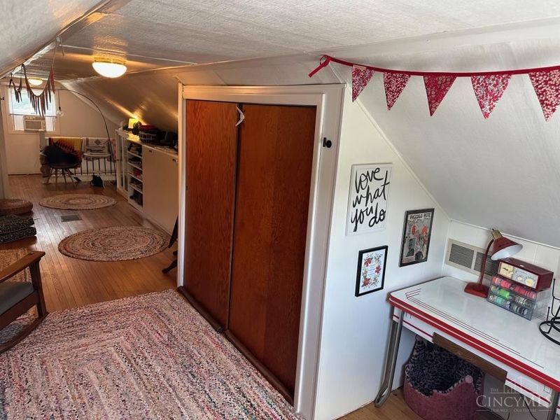 958 Summit Avenue, Glendale, OH 45246 Photo 14