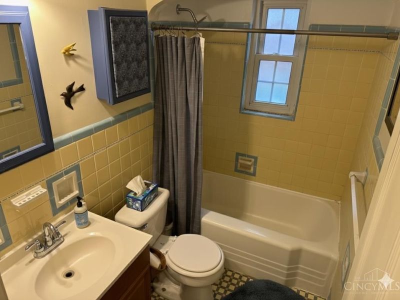 958 Summit Avenue, Glendale, OH 45246 Photo 9