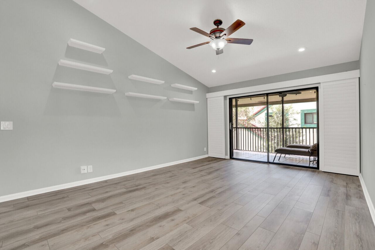 9 Lexington Lane E, Unit H, Palm Beach Gardens, FL 33418 Photo