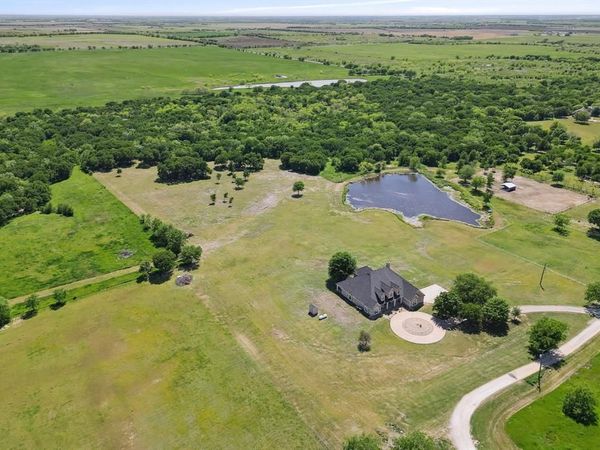 626 Scoggins Road, Tioga, TX 76271