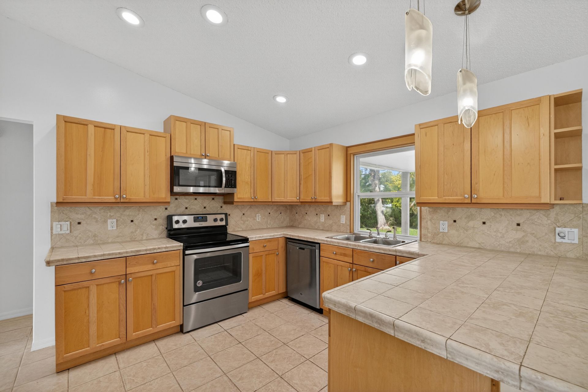 2273 SE Melaleuca Boulevard, Port Saint Lucie, FL 34952 Photo