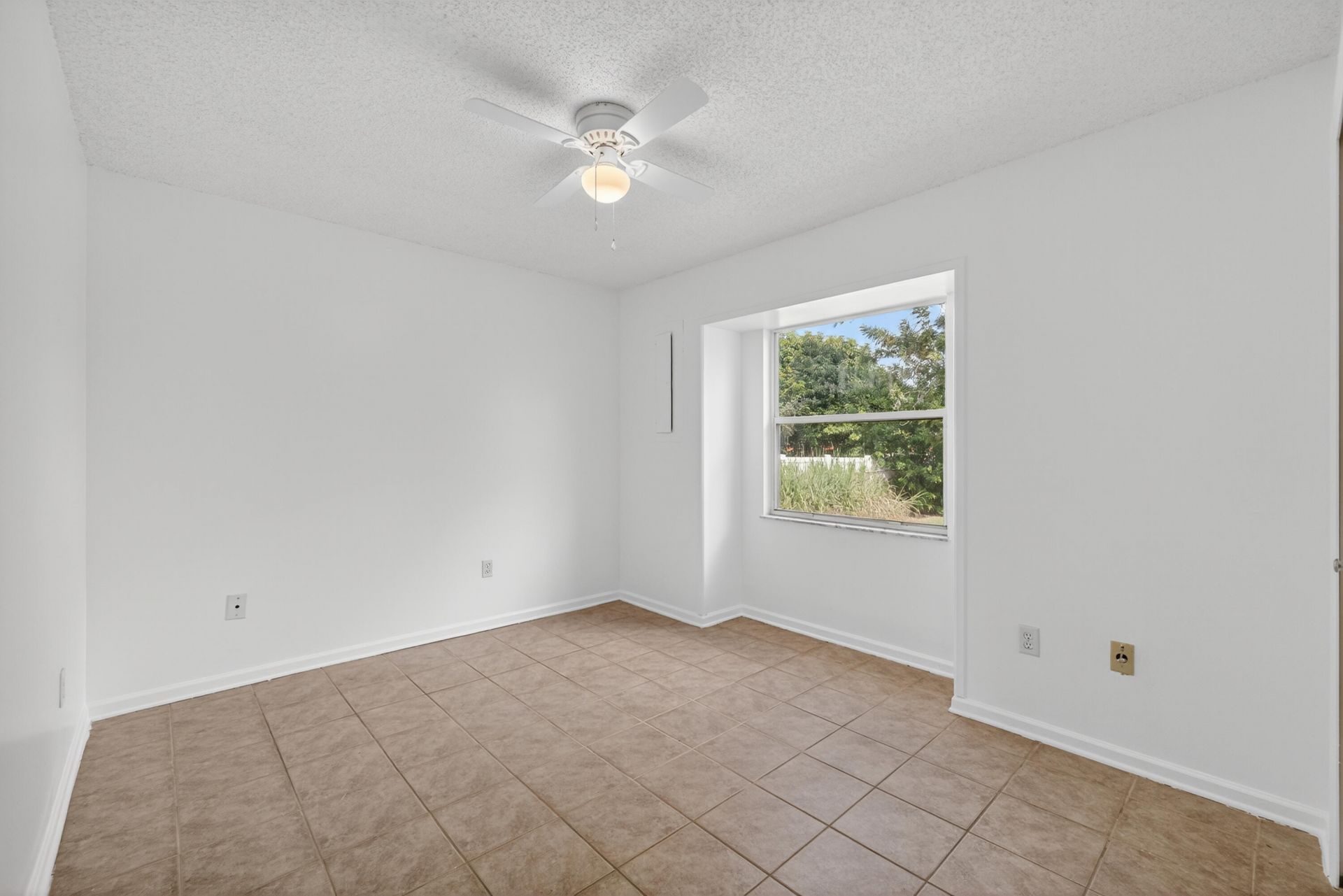 2273 SE Melaleuca Boulevard, Port Saint Lucie, FL 34952 Photo