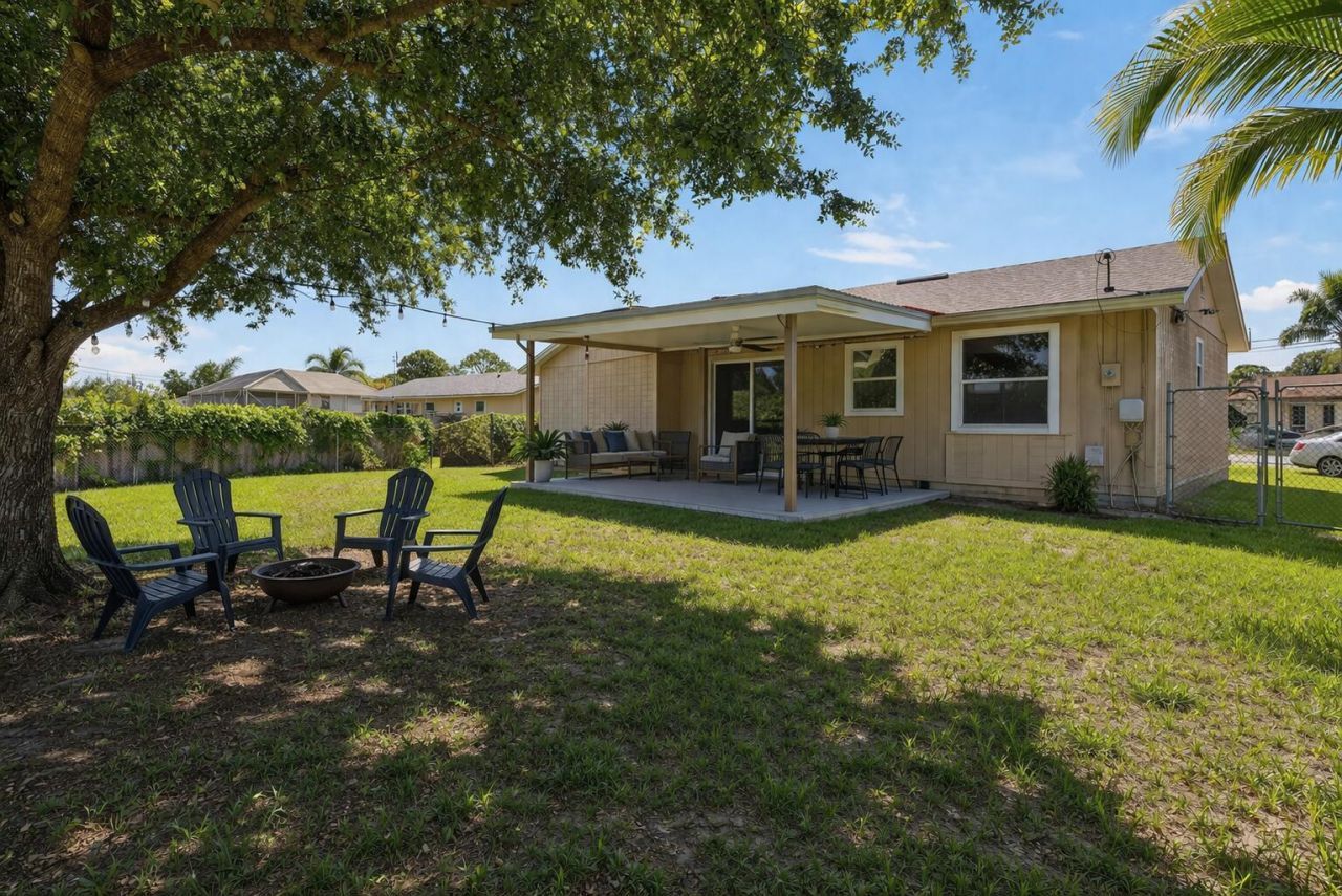 2273 SE Melaleuca Boulevard, Port Saint Lucie, FL 34952 Photo