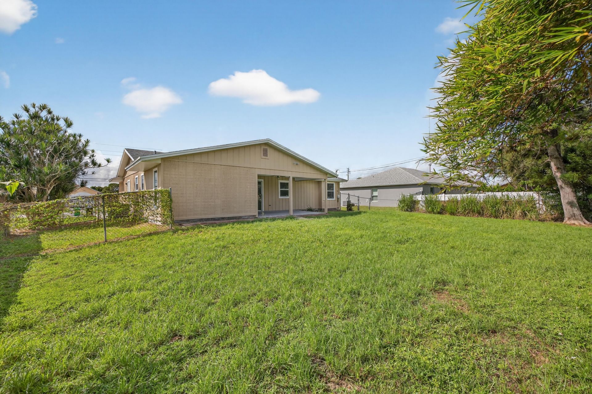 2273 SE Melaleuca Boulevard, Port Saint Lucie, FL 34952 Photo