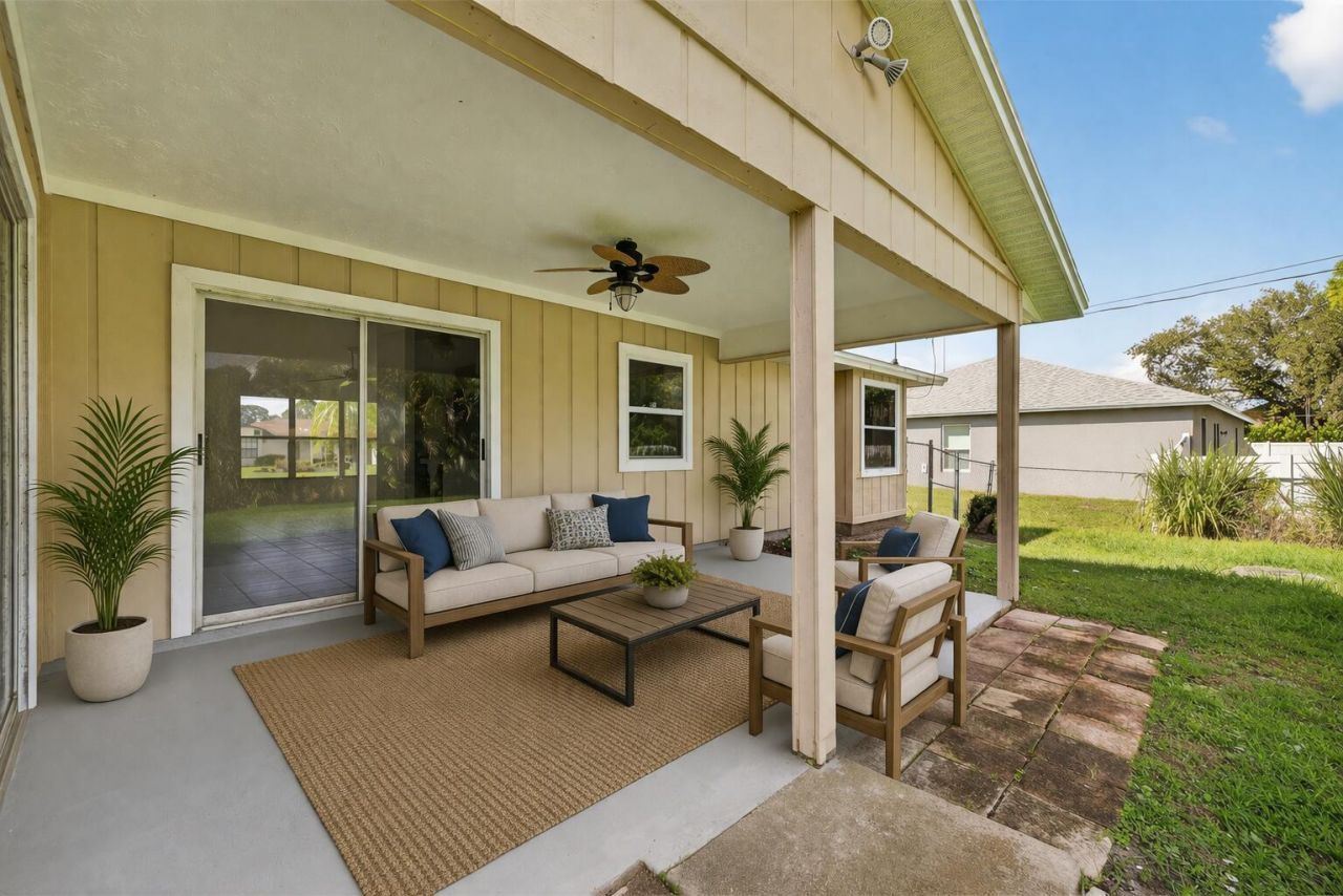 2273 SE Melaleuca Boulevard, Port Saint Lucie, FL 34952 Photo