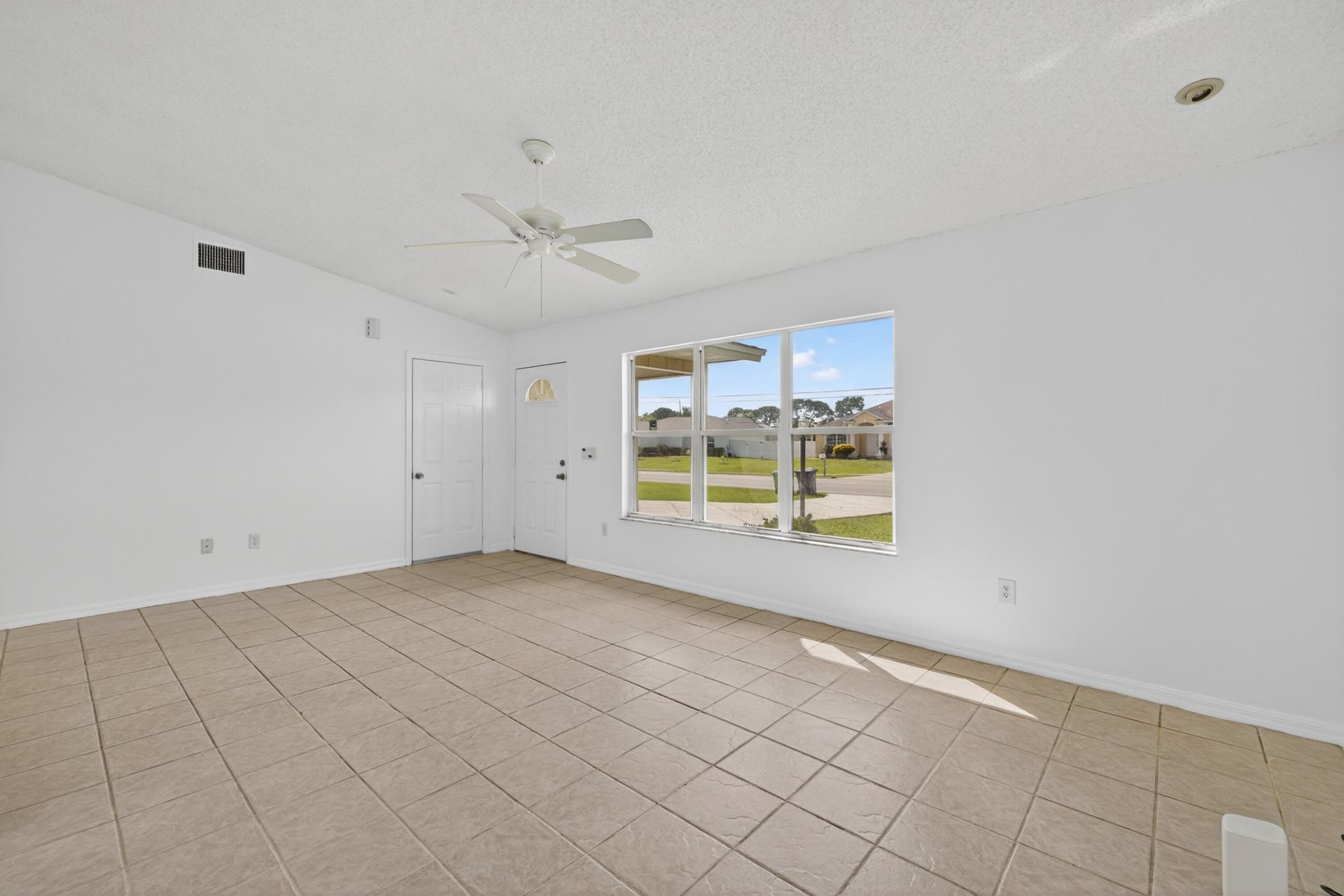 2273 SE Melaleuca Boulevard, Port Saint Lucie, FL 34952 Photo