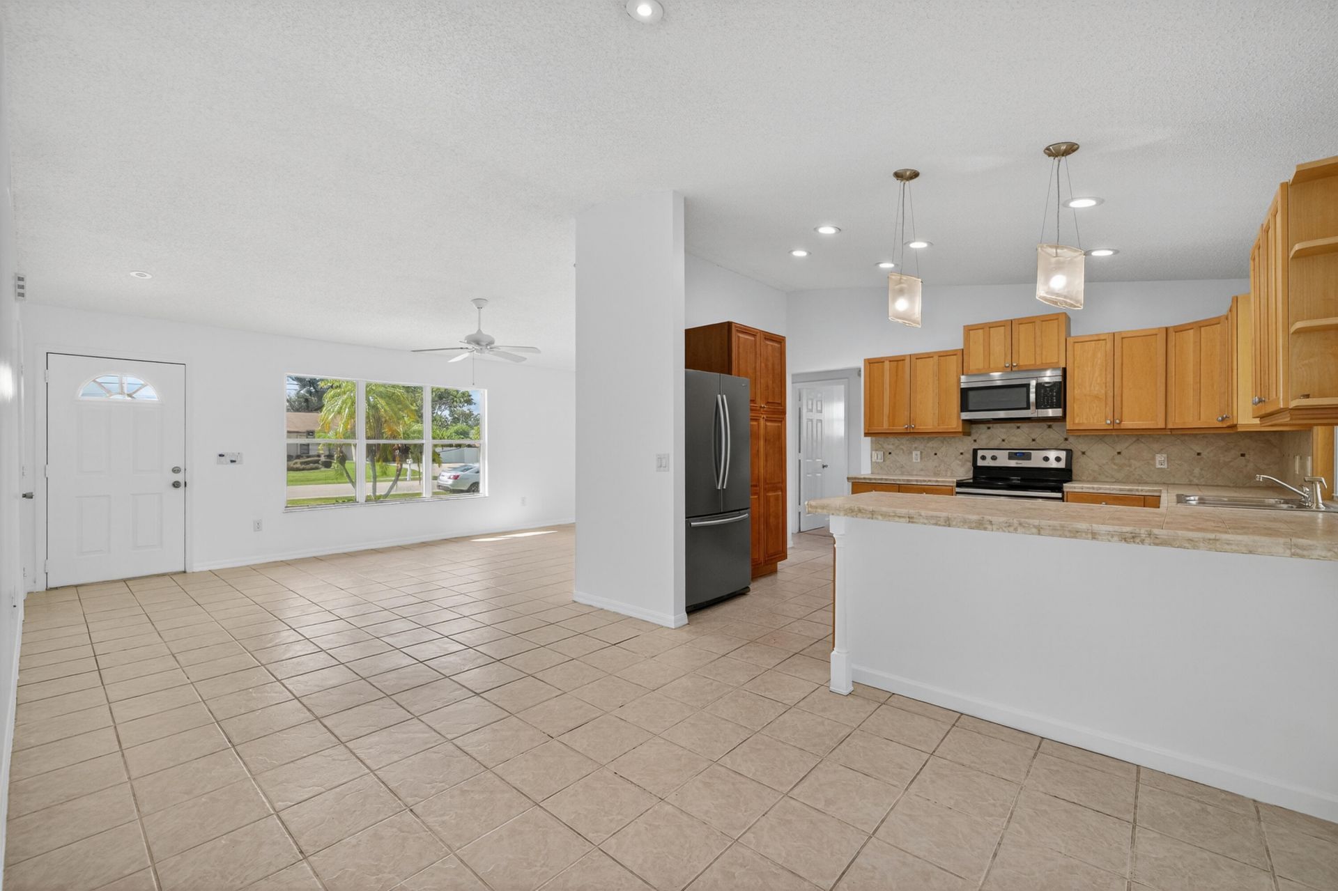 2273 SE Melaleuca Boulevard, Port Saint Lucie, FL 34952 Photo