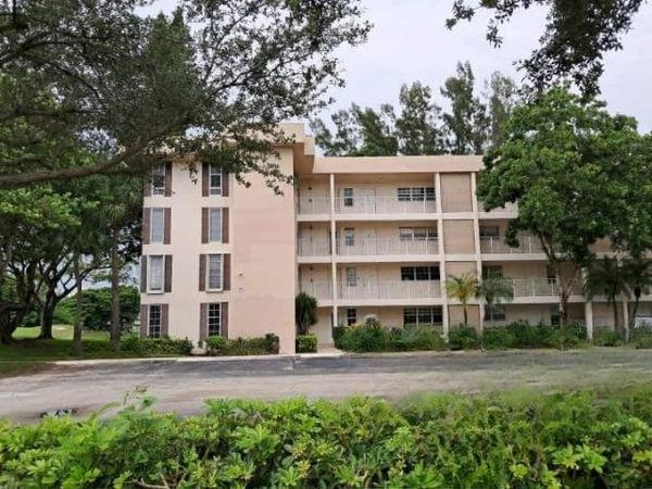 3051 S Palm Aire Drive, Unit 110, Pompano Beach, FL 33069