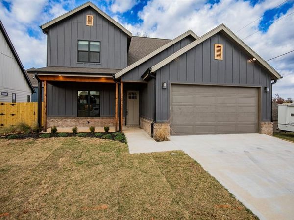 2327 W Seminole Drive, Rogers, AR 72758