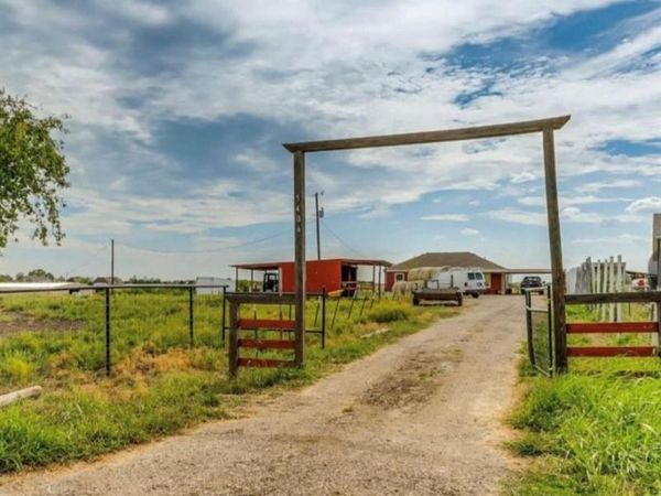 5404 Stitzle Road, Crandall, TX 75114