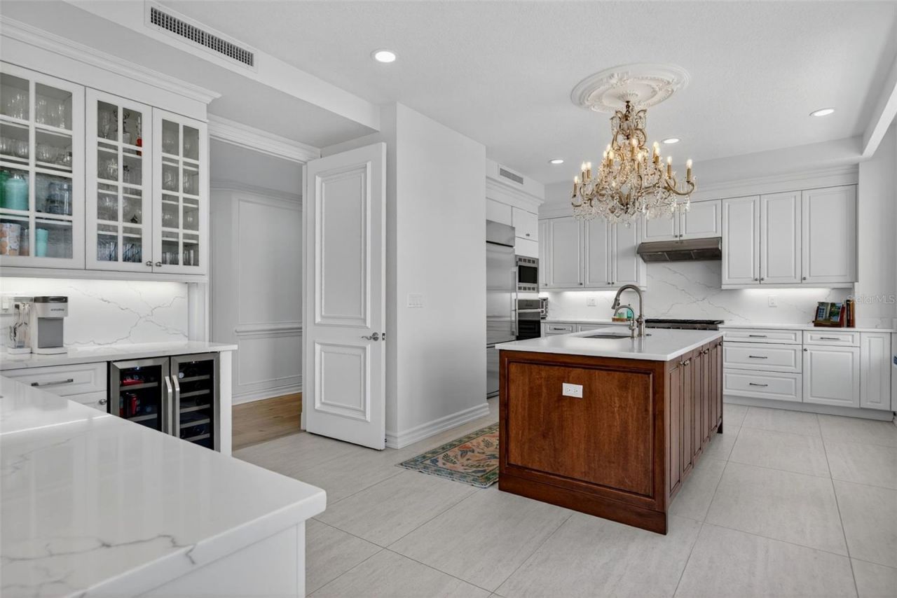 1330 Main Street, Unit 3, Sarasota, FL 34236 Photo