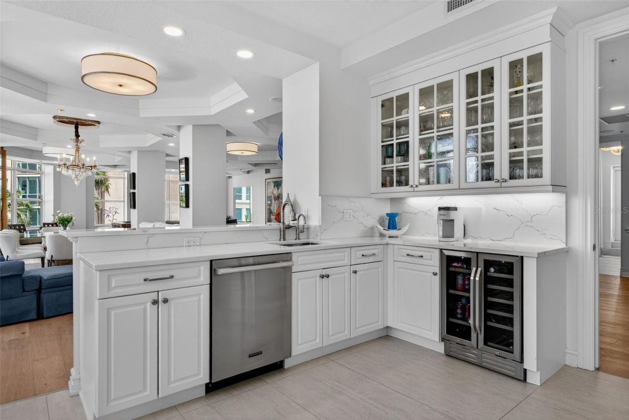 1330 Main Street, Unit 3, Sarasota, FL 34236 Photo