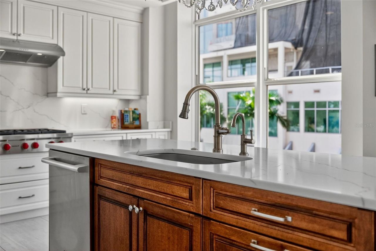 1330 Main Street, Unit 3, Sarasota, FL 34236 Photo