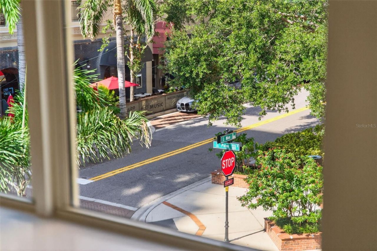 1330 Main Street, Unit 3, Sarasota, FL 34236 Photo