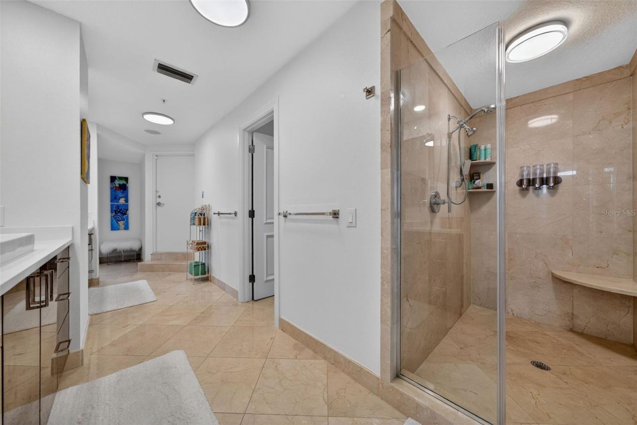 1330 Main Street, Unit 3, Sarasota, FL 34236 Photo