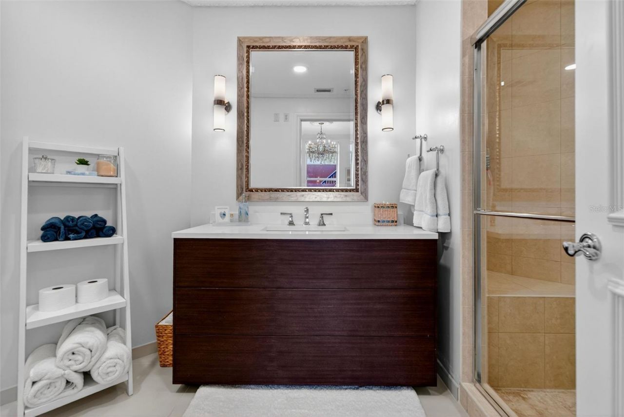 1330 Main Street, Unit 3, Sarasota, FL 34236 Photo