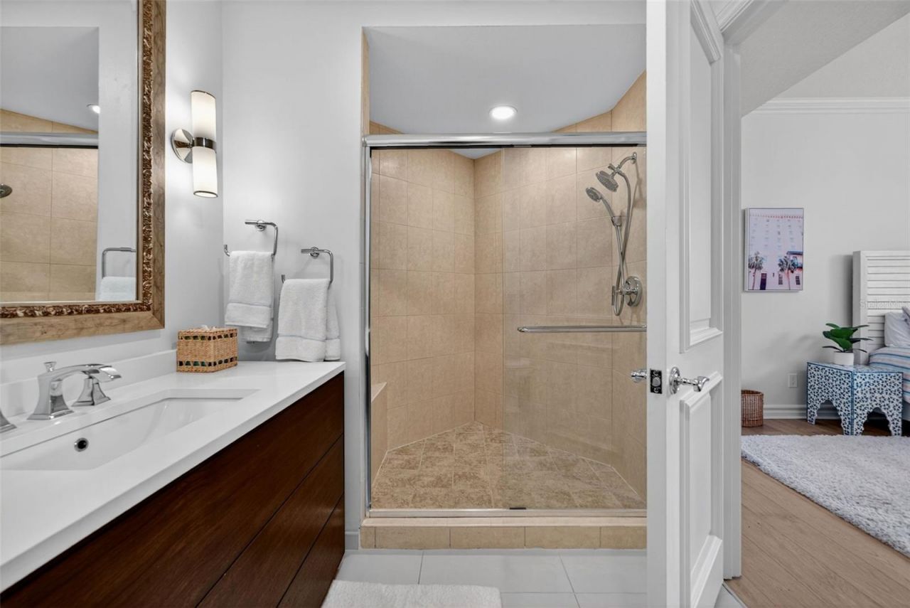 1330 Main Street, Unit 3, Sarasota, FL 34236 Photo