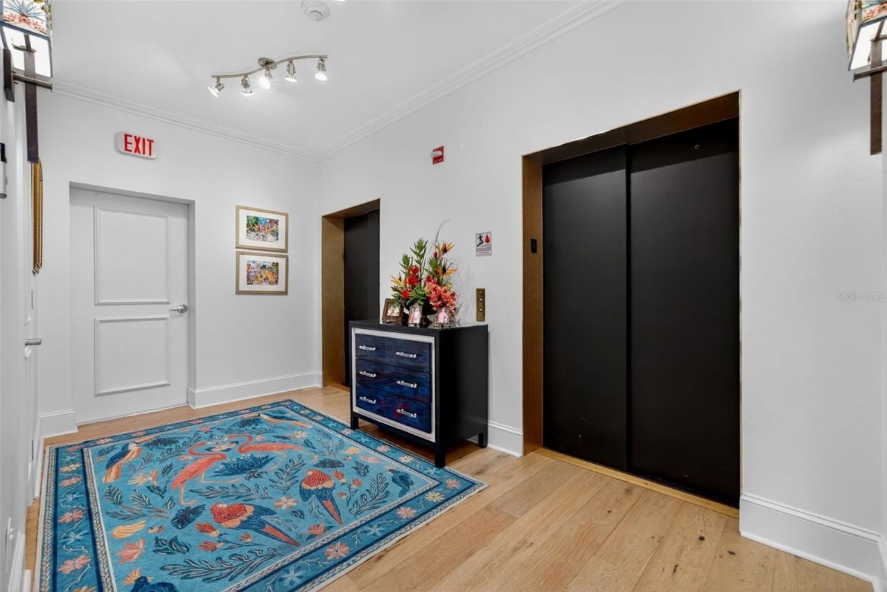 1330 Main Street, Unit 3, Sarasota, FL 34236 Photo