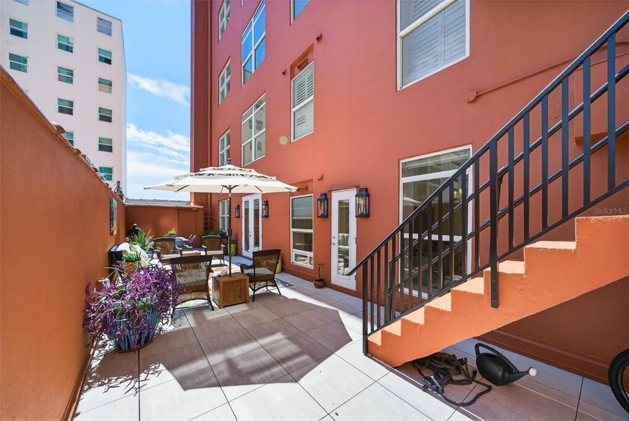 1330 Main Street, Unit 3, Sarasota, FL 34236 Photo