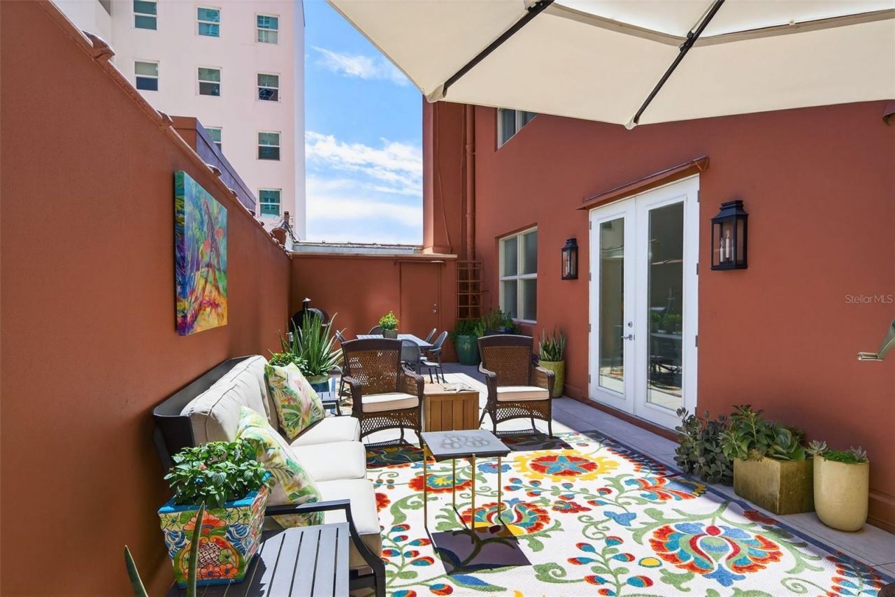 1330 Main Street, Unit 3, Sarasota, FL 34236 Photo