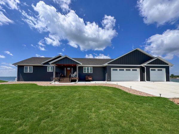 21133 Gregs Dr, Lake Preston, SD 57249