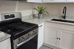 1137 Allen Street photo 4