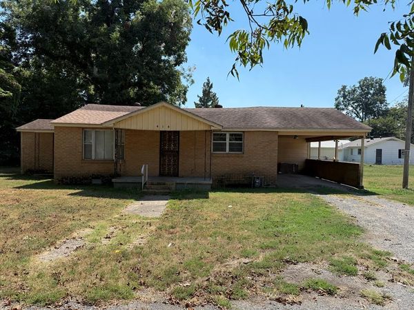 418 College Street, Luxora, AR 72358