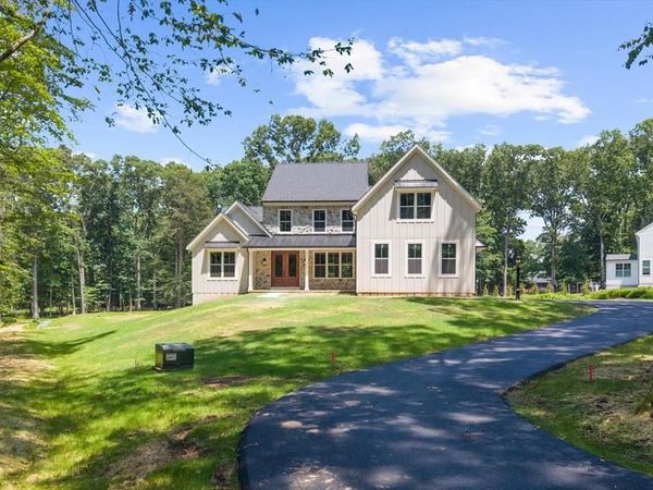 2075 FLINT HILL ROAD, COOPERSBURG, PA 18036