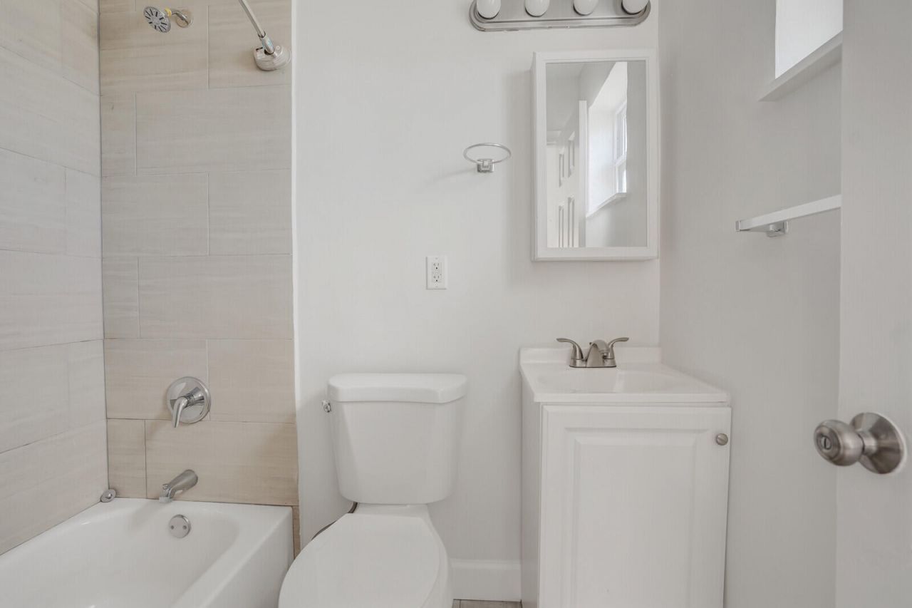 4301 Pinewood Avenue, West Palm Beach, FL 33407 Photo