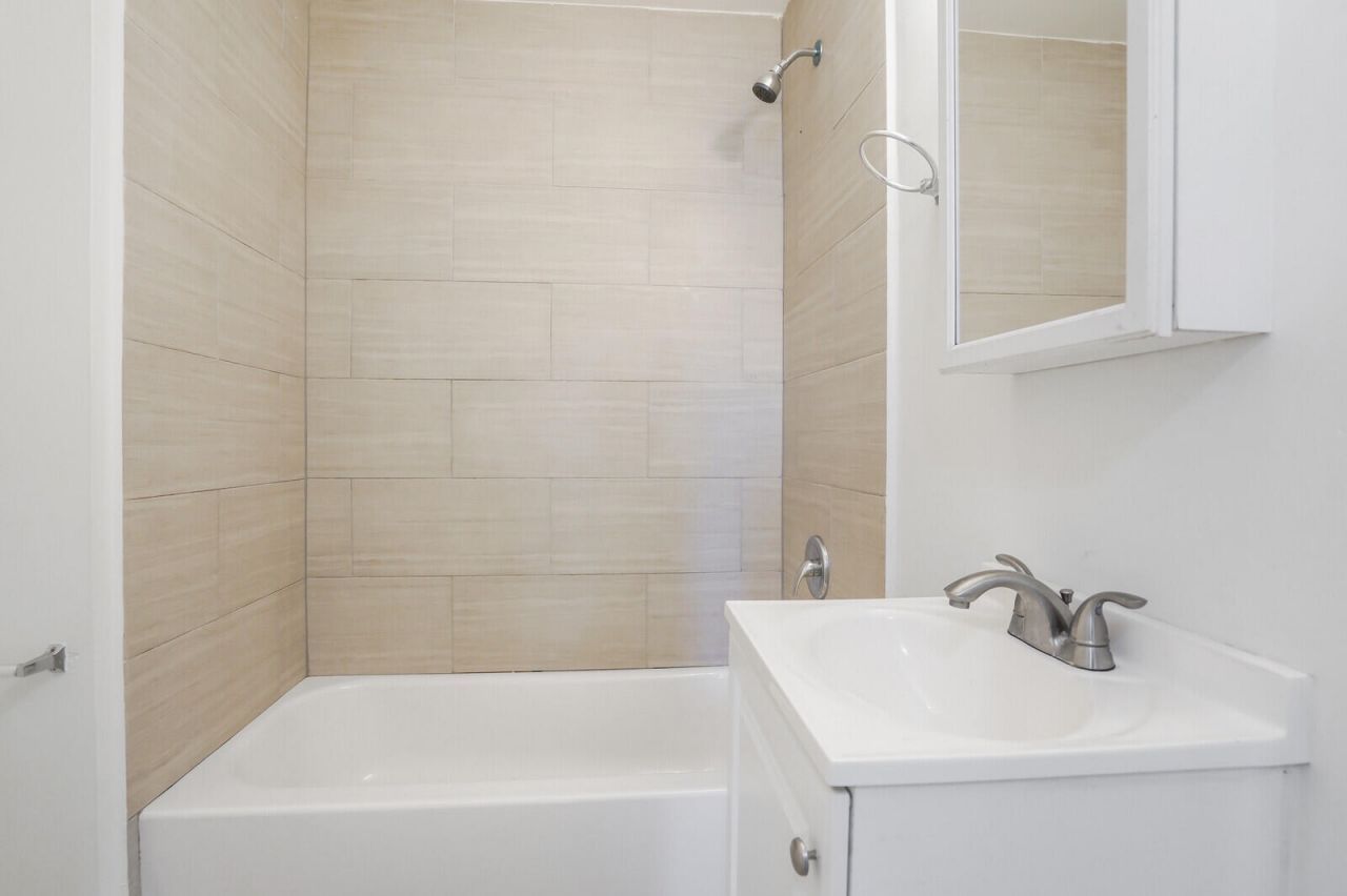 4301 Pinewood Avenue, West Palm Beach, FL 33407 Photo