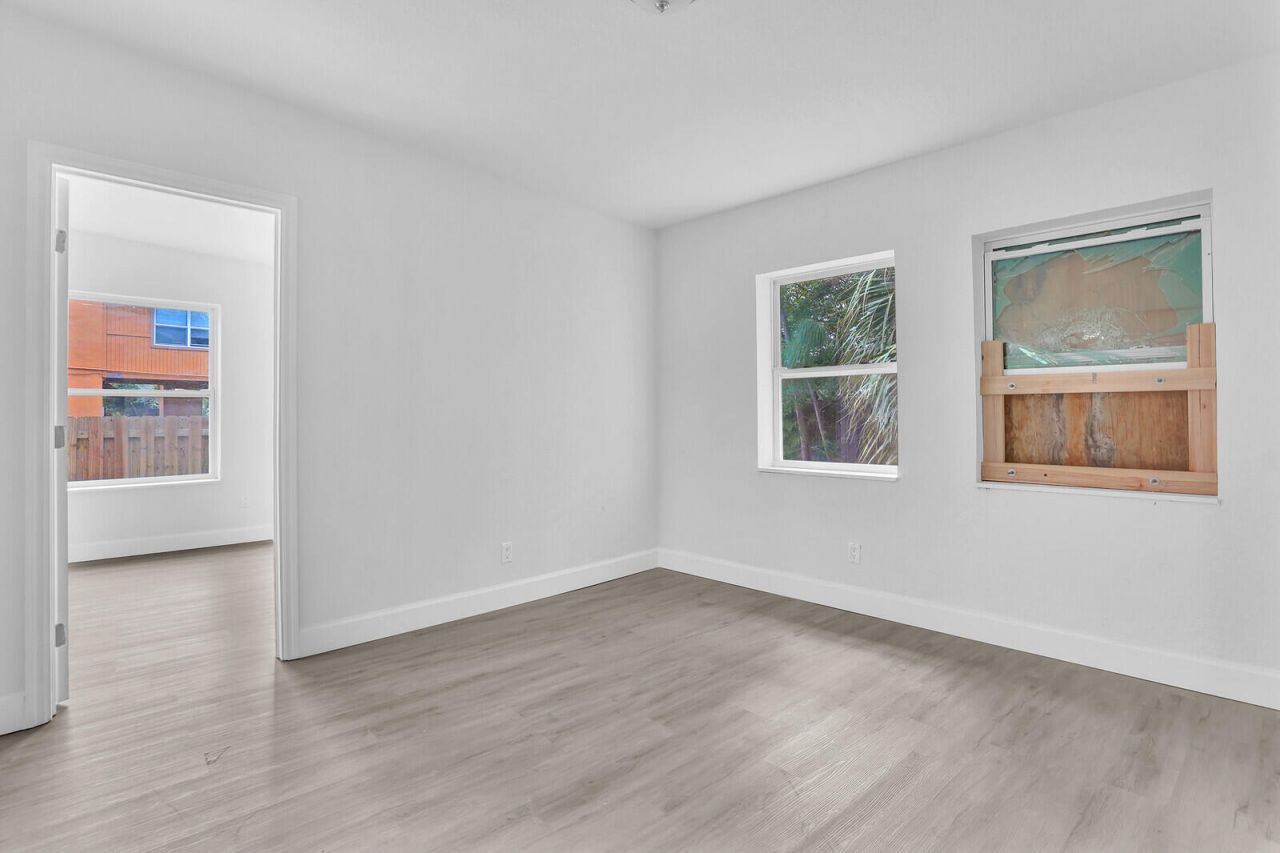 4301 Pinewood Avenue, West Palm Beach, FL 33407 Photo