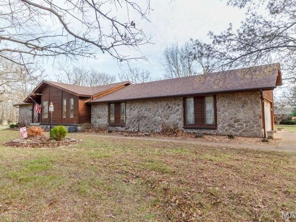 20448 Oakway Drive, Lebanon, MO 65536