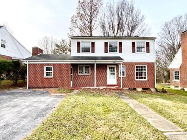 304 Plymouth St., Athens, WV 24712
