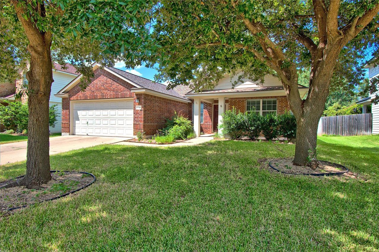 7749 Squirrel Hollow Dr, Georgetown, TX 78628 Main Photo