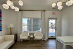 103 Palm Boulevard photo 4