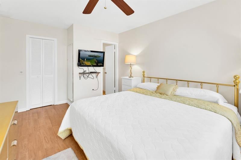 5300 Washington Street, Unit D206, Hollywood, FL 33021 Photo