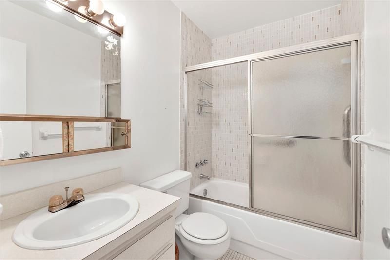 5300 Washington Street, Unit D206, Hollywood, FL 33021 Photo