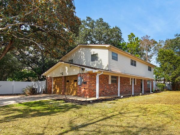 1202 NE Beachview Drive, Fort Walton Beach, FL 32547