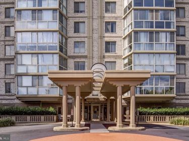 19385 CYPRESS RIDGE TERRACE, Unit 920, LEESBURG, VA 20176