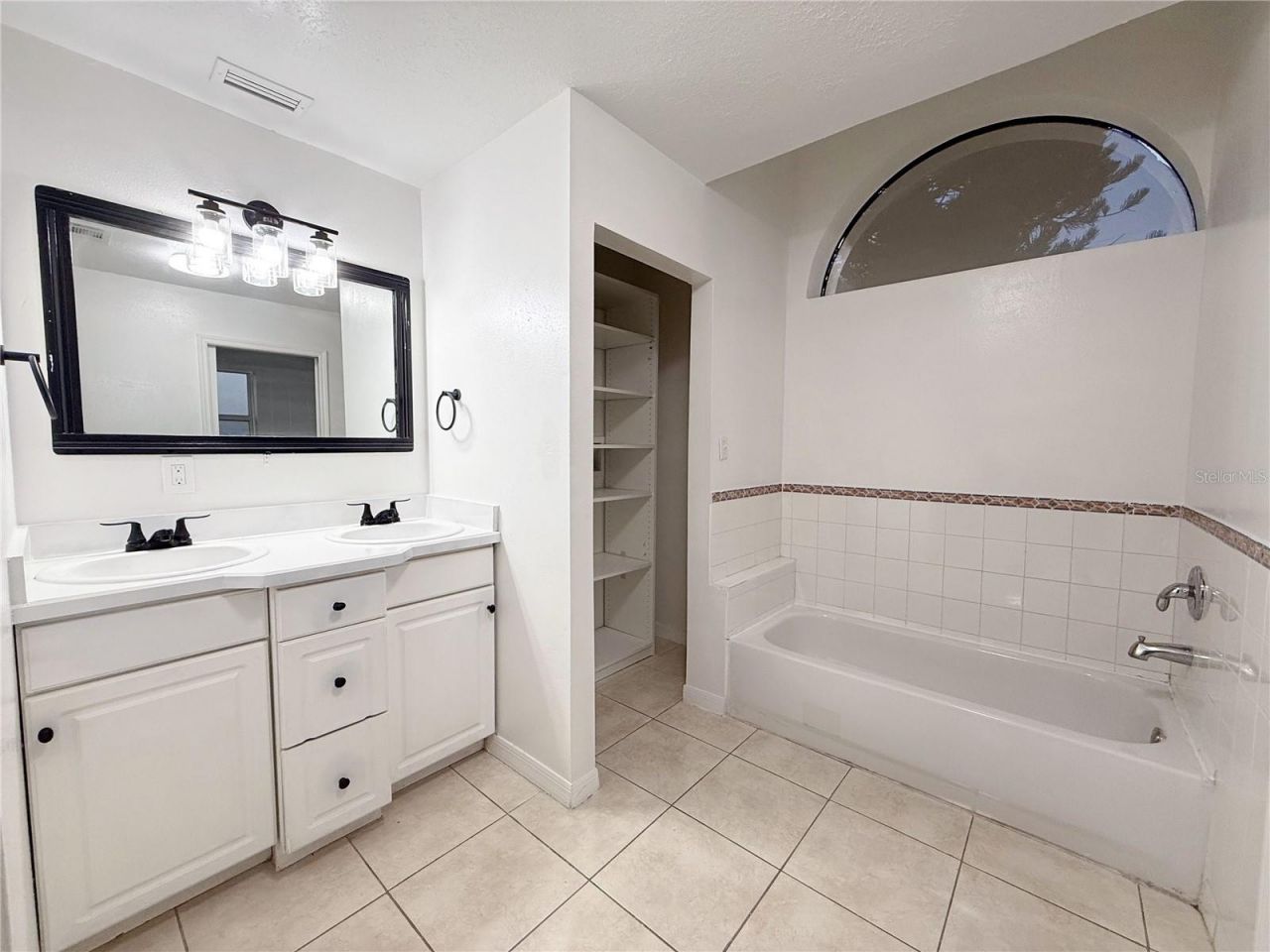 702 Del Rio Way, Kissimmee, FL 34758 Photo