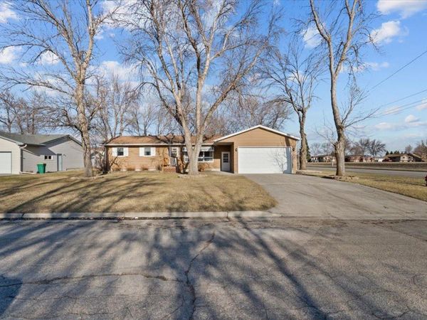 738 6th Street S, Breckenridge, MN 56520