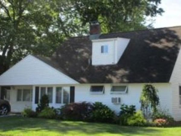 43 Farmedge Road, Levittown, NY 11756
