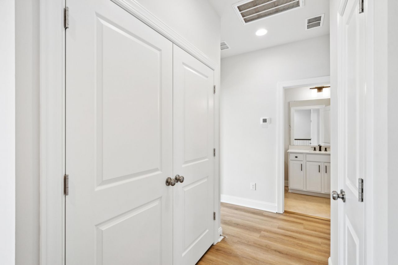 200 Clearpath Drive Photo 40