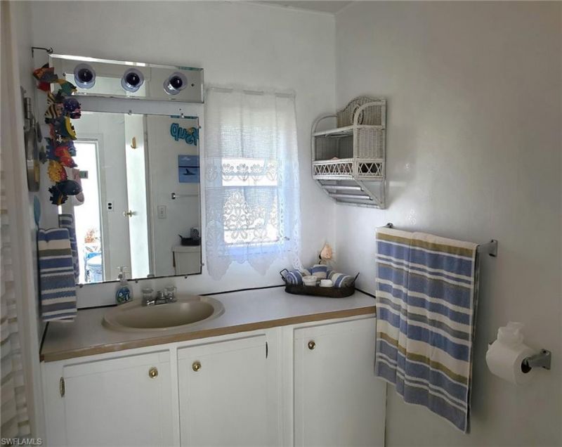 865 Moonlight Dr, North Fort Myers, FL 33917 Photo