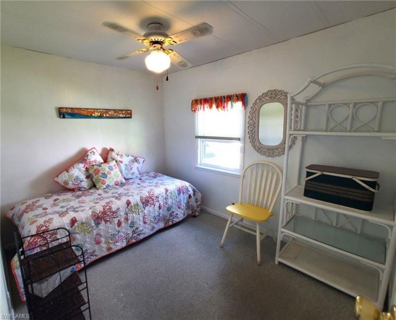 865 Moonlight Dr, North Fort Myers, FL 33917 Photo