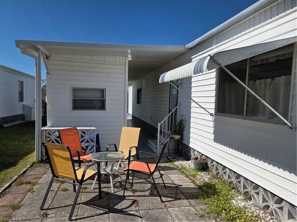 865 Moonlight Dr, North Fort Myers, FL 33917 Photo