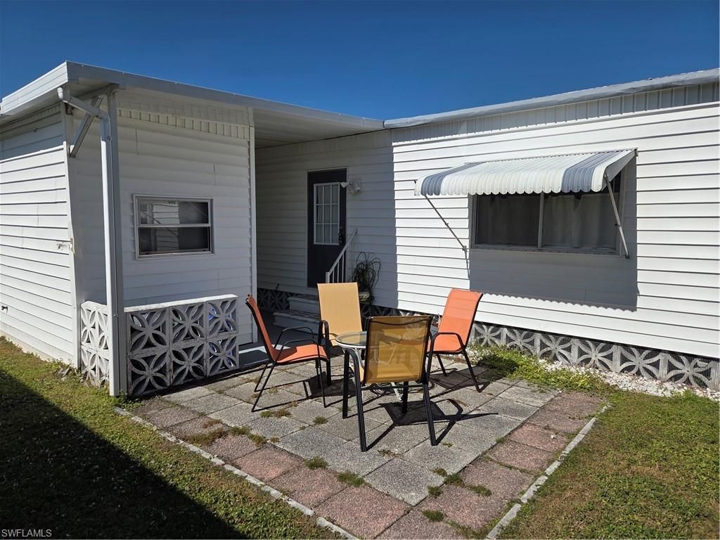 865 Moonlight Dr, North Fort Myers, FL 33917 Photo