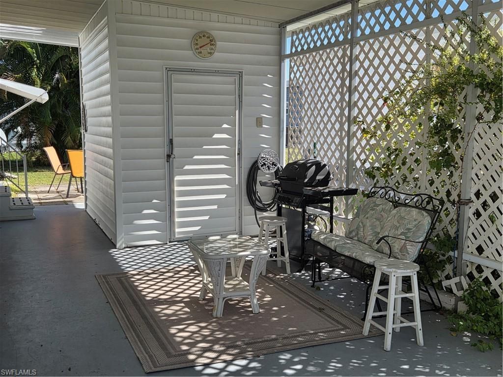 865 Moonlight Dr, North Fort Myers, FL 33917 Photo